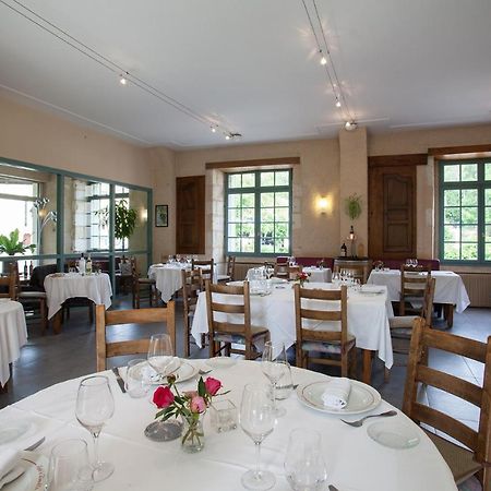Le Lion D'Or Hotel Manzac-sur-Vern Buitenkant foto
