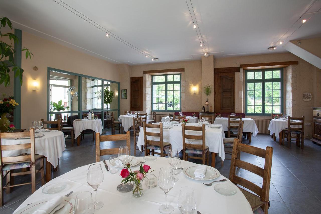Le Lion D'Or Hotel Manzac-sur-Vern Buitenkant foto