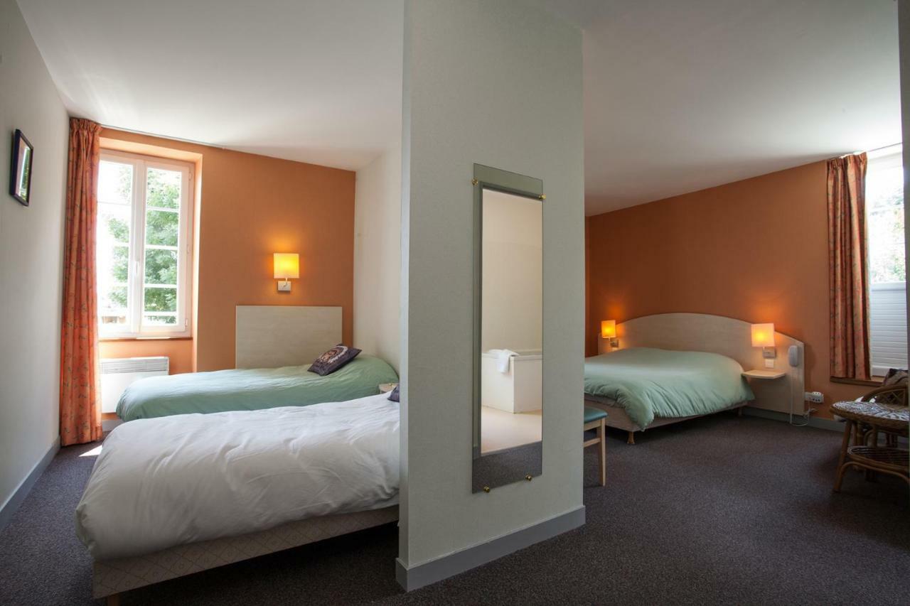 Le Lion D'Or Hotel Manzac-sur-Vern Buitenkant foto