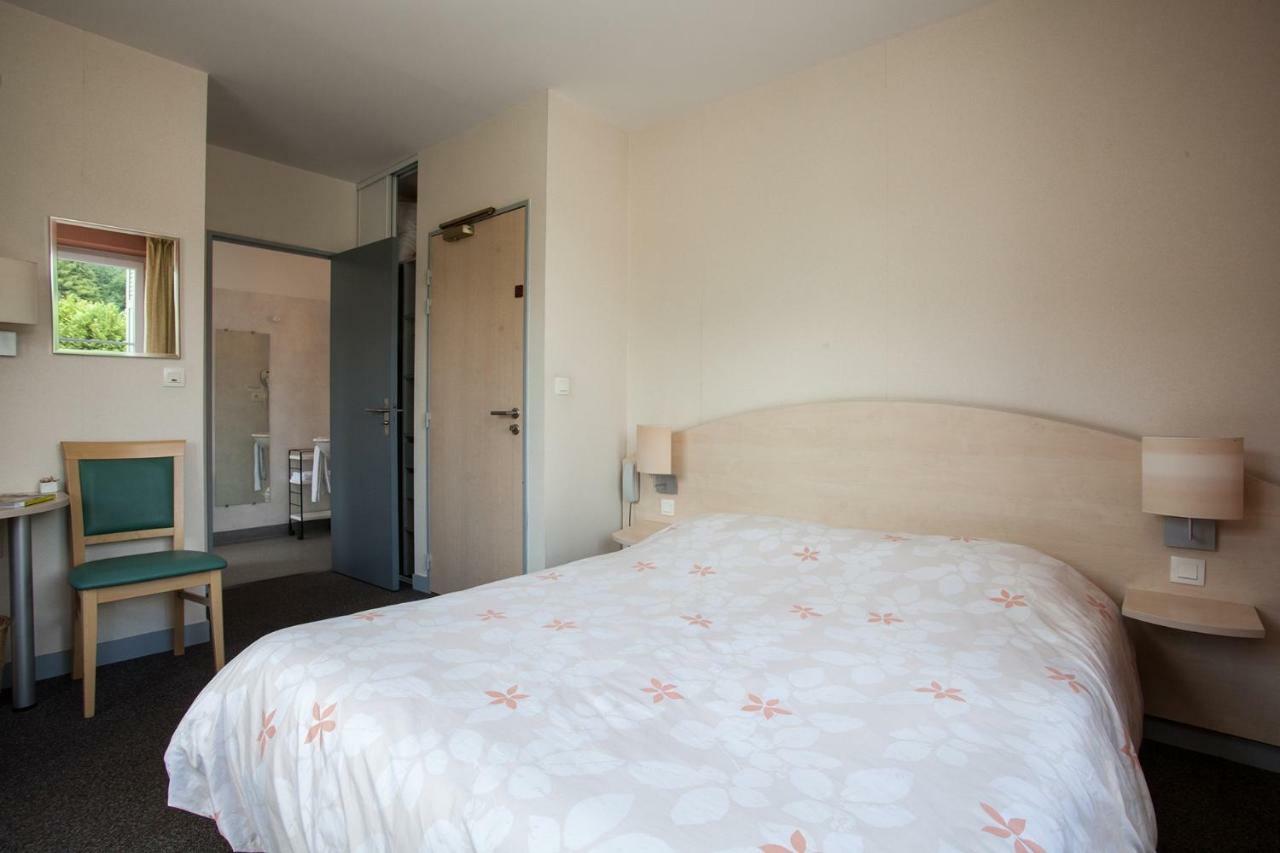 Le Lion D'Or Hotel Manzac-sur-Vern Buitenkant foto