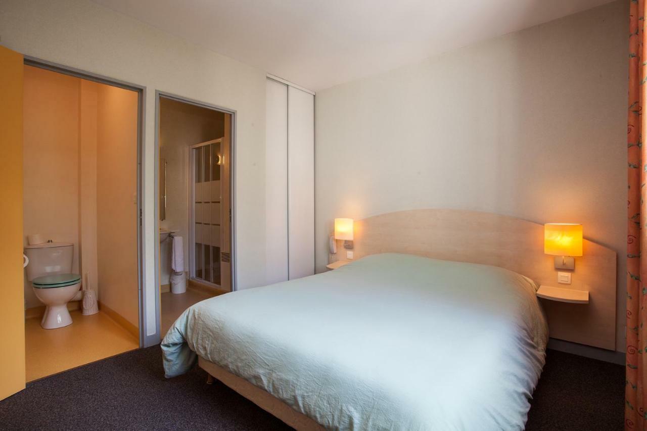 Le Lion D'Or Hotel Manzac-sur-Vern Buitenkant foto