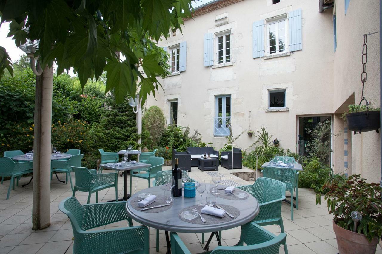 Le Lion D'Or Hotel Manzac-sur-Vern Buitenkant foto