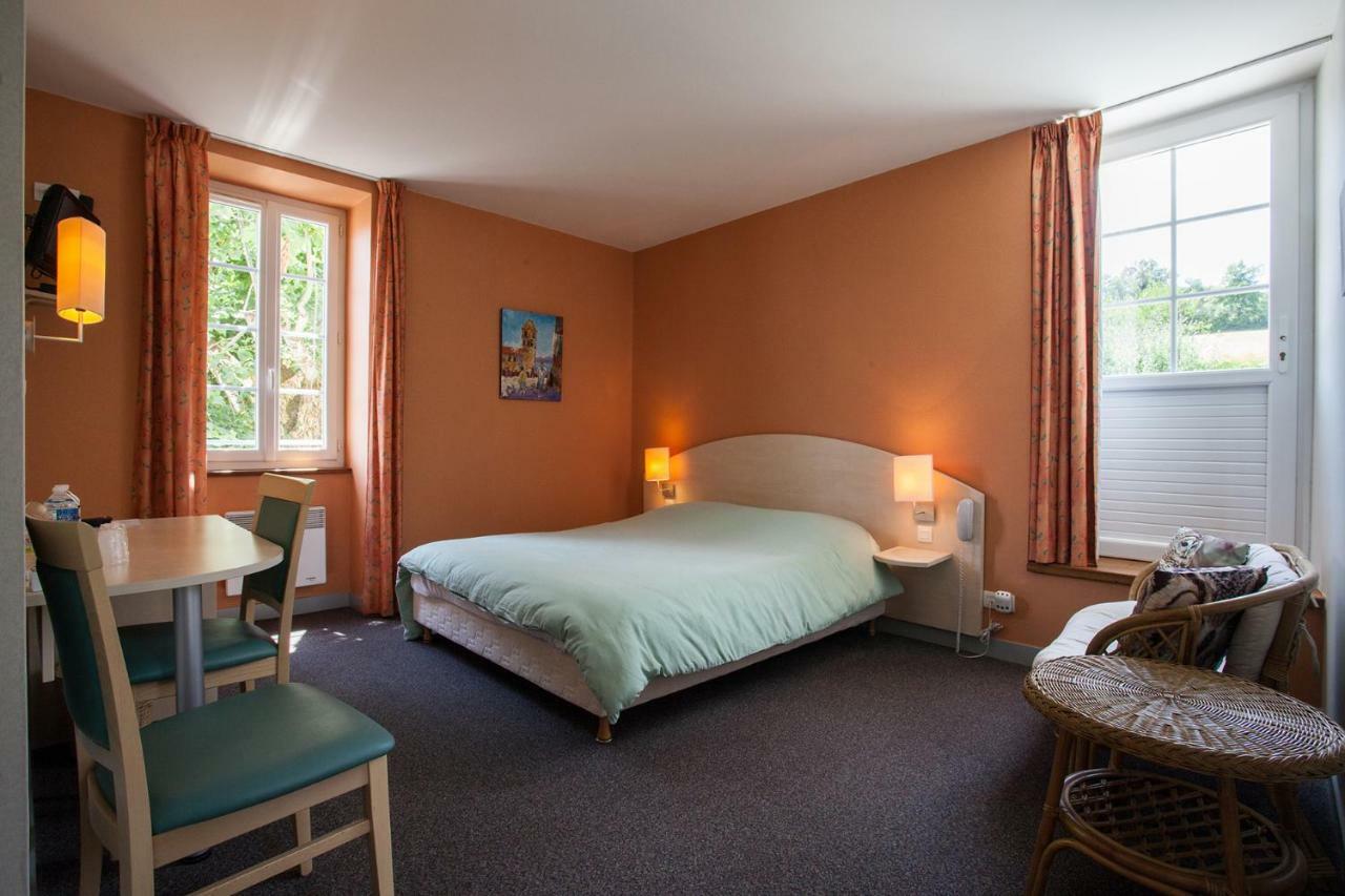 Le Lion D'Or Hotel Manzac-sur-Vern Buitenkant foto